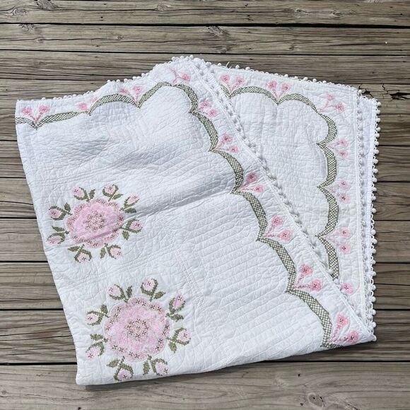 Vintage 1950s Floral Quilted Pom Pom Trim Pink Trim Decorative Throw Blanket - Picture 2 of 7